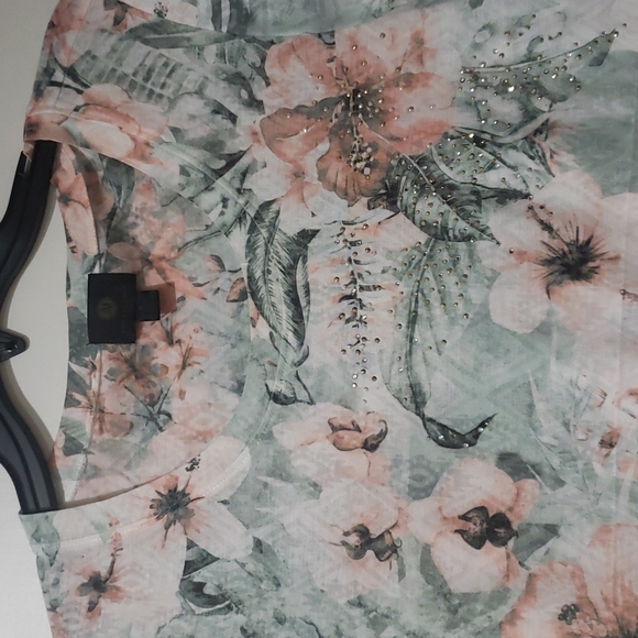 Top - Picture 3 of 12